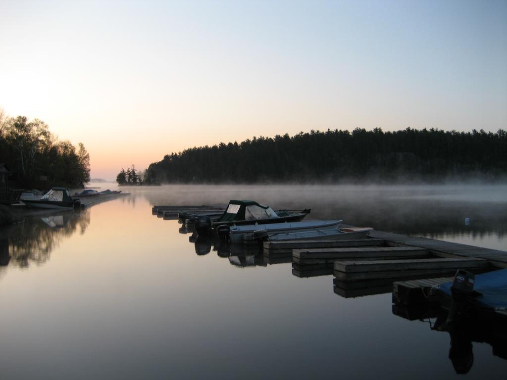 Lang Lake Resort Espanola Екстериор снимка